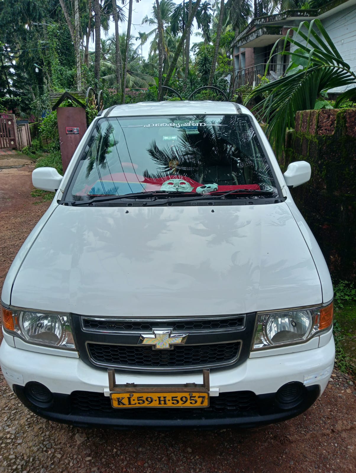 Tavera 6-seater cab in Kasaragod
